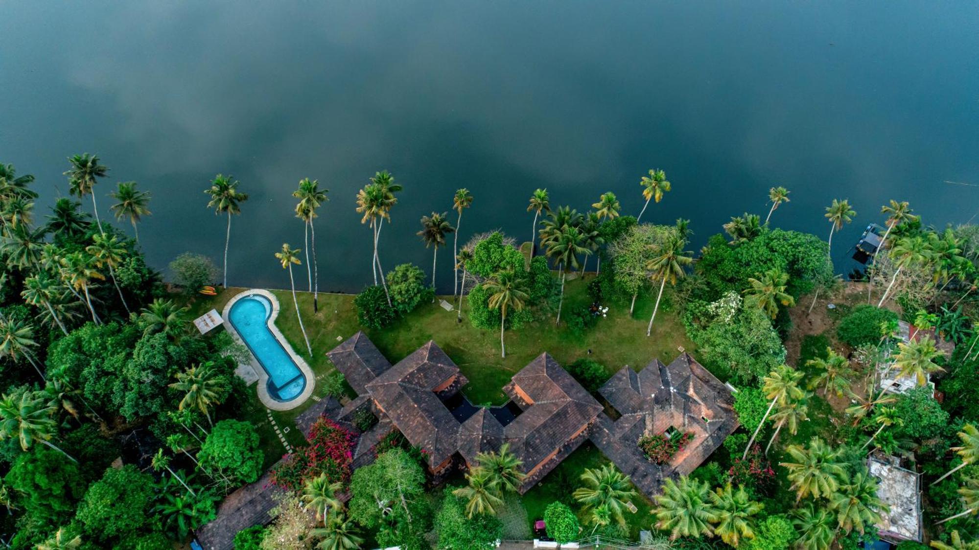 Cranganor History Cafe & Riverside Chateau North Paravur 外观 照片
