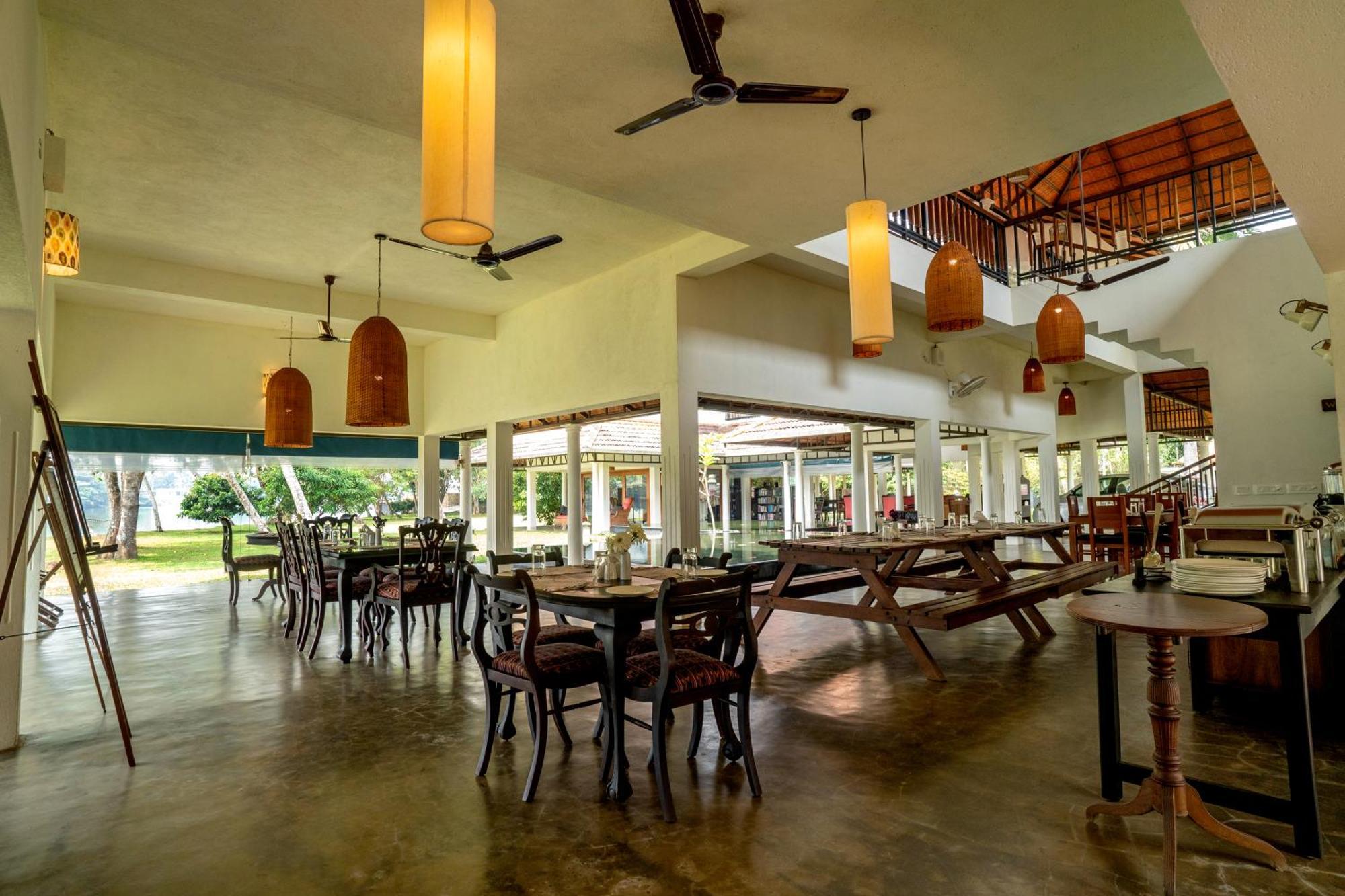 Cranganor History Cafe & Riverside Chateau North Paravur 外观 照片