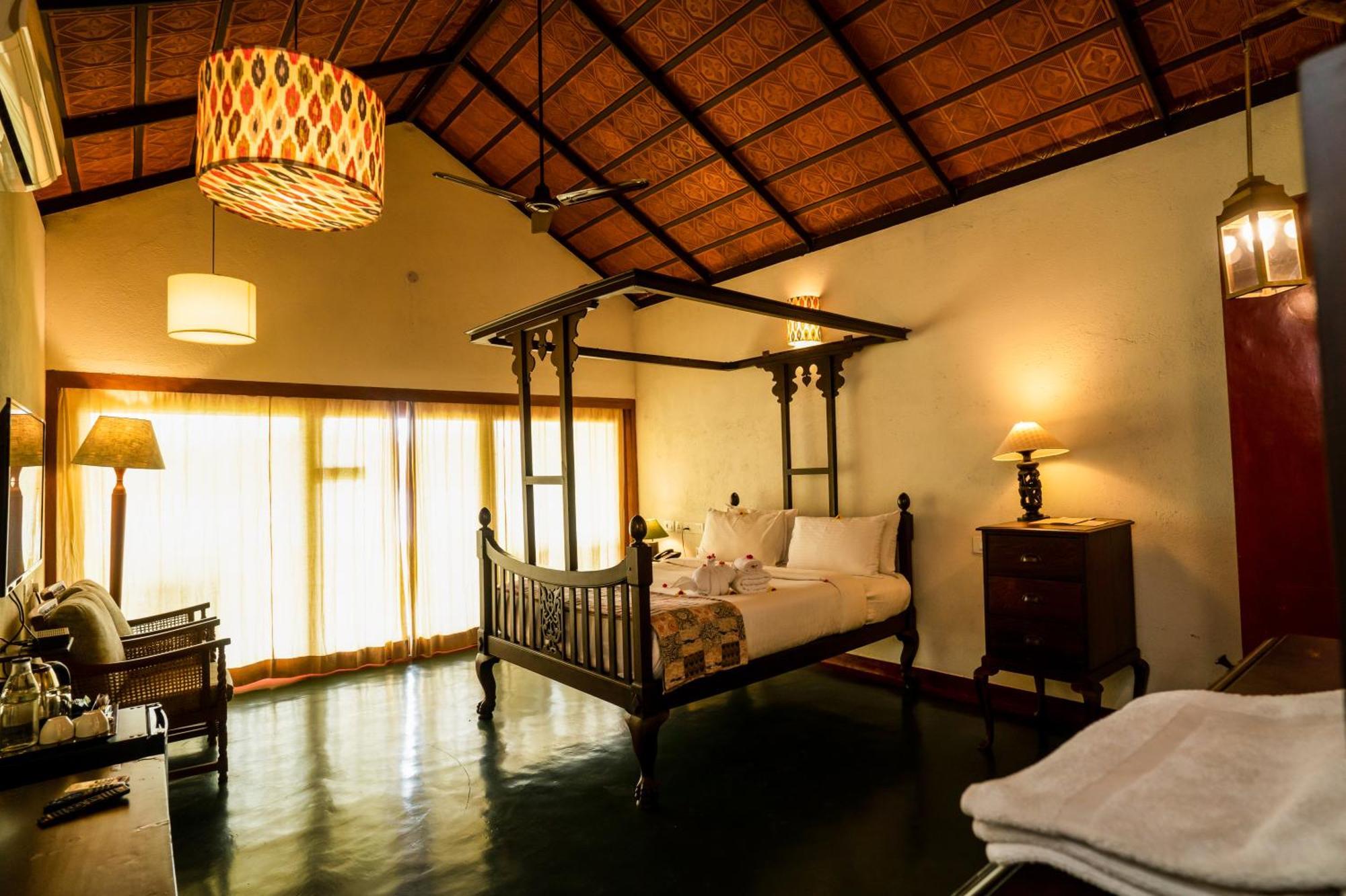 Cranganor History Cafe & Riverside Chateau North Paravur 外观 照片