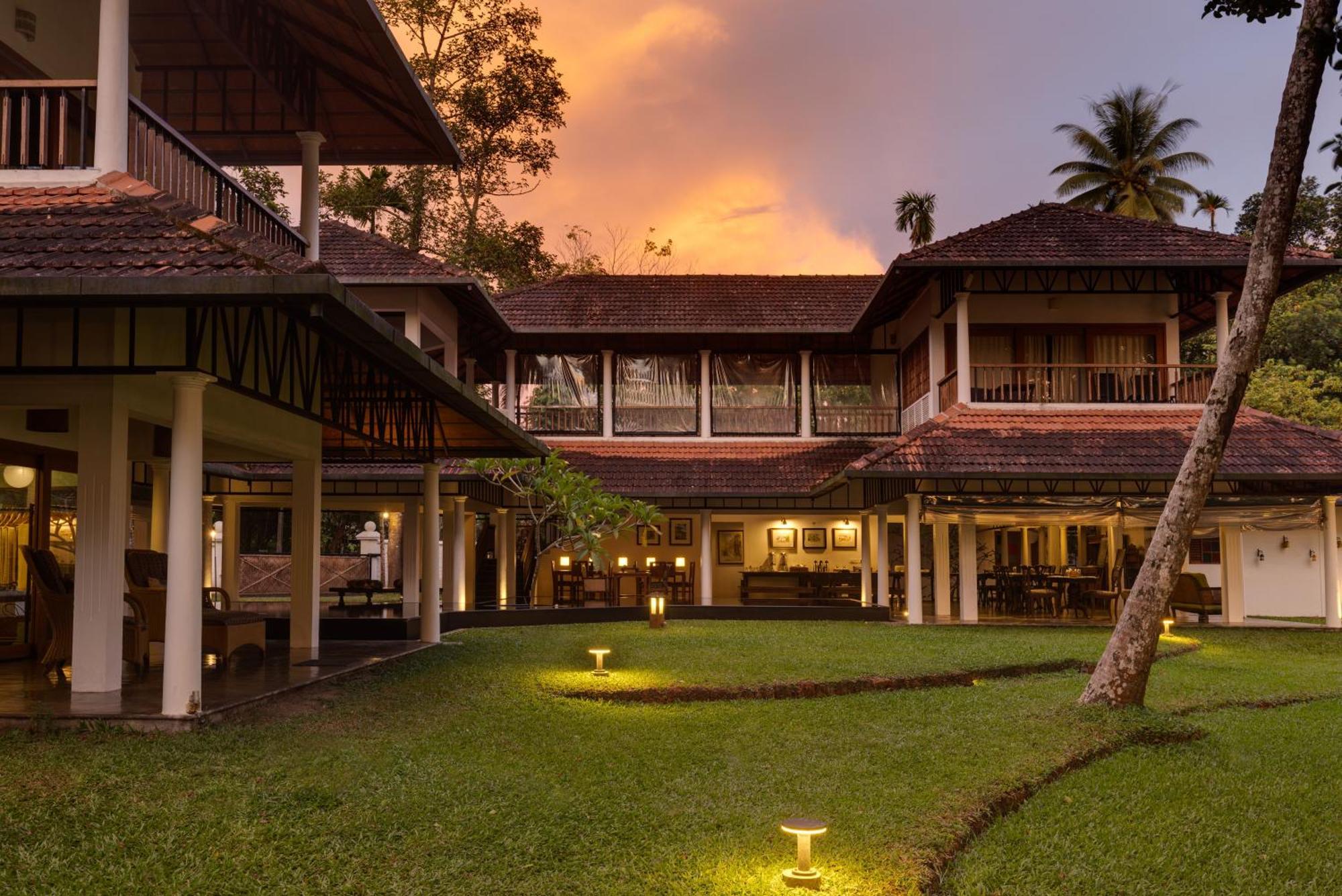 Cranganor History Cafe & Riverside Chateau North Paravur 外观 照片