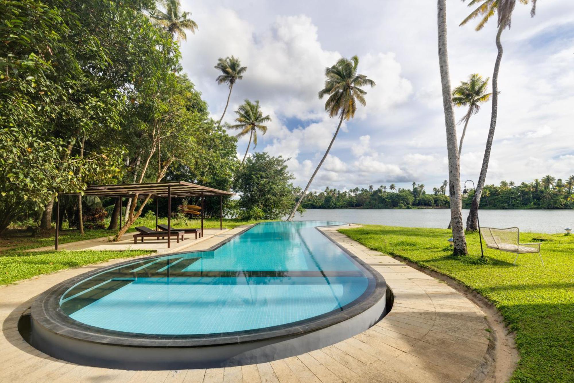 Cranganor History Cafe & Riverside Chateau North Paravur 外观 照片